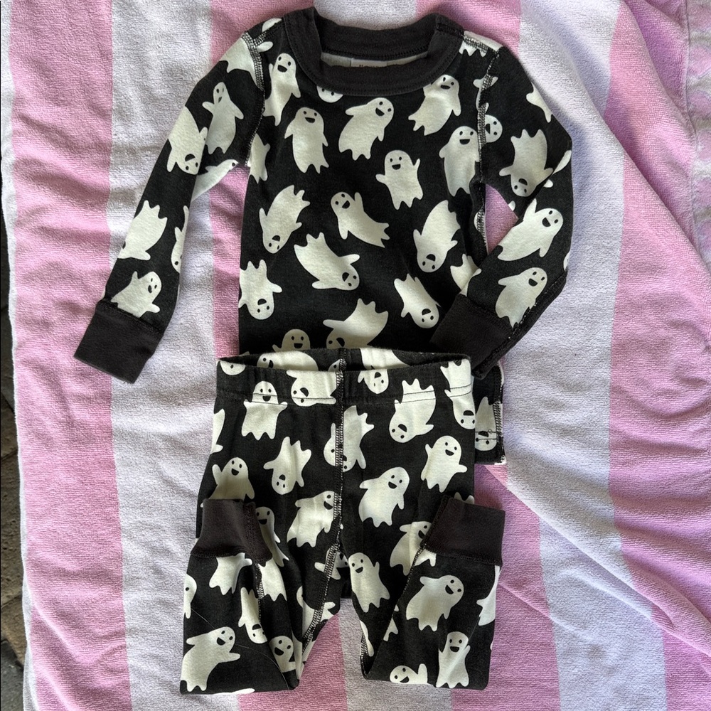 Hanna Andersson Black and White Ghost Print Pajama Set